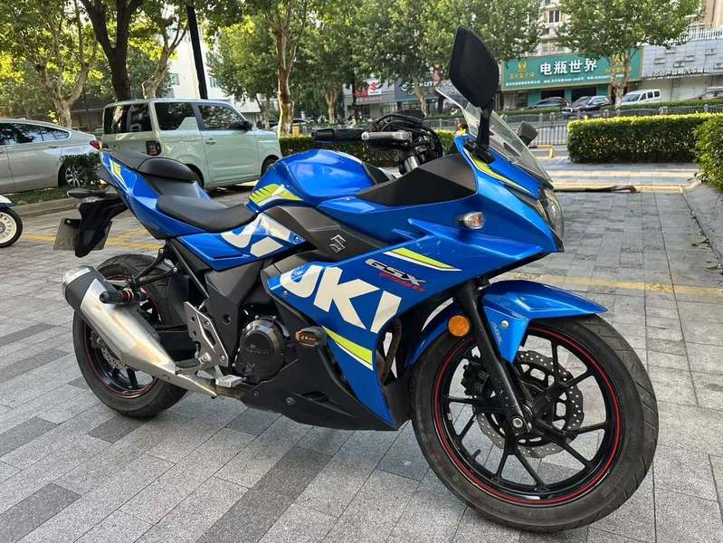 二手豪爵铃木GSX250R