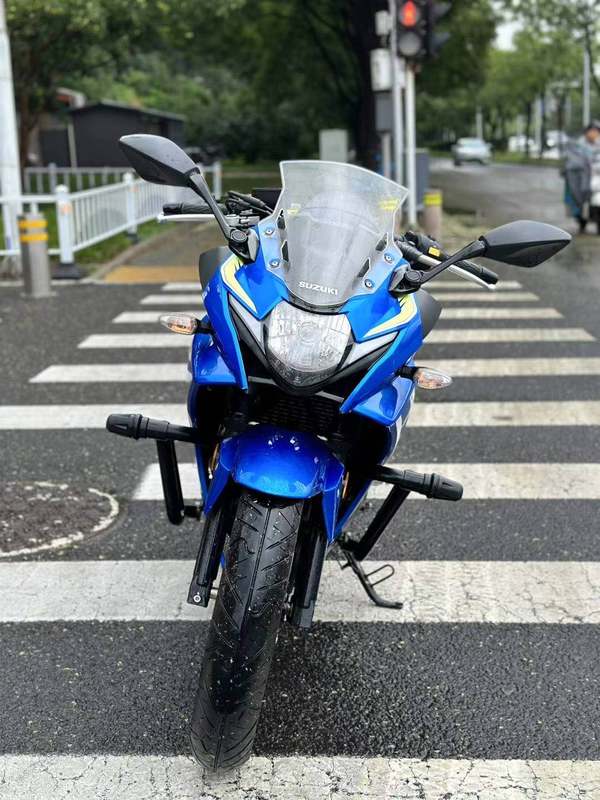 二手豪爵铃木GSX250R