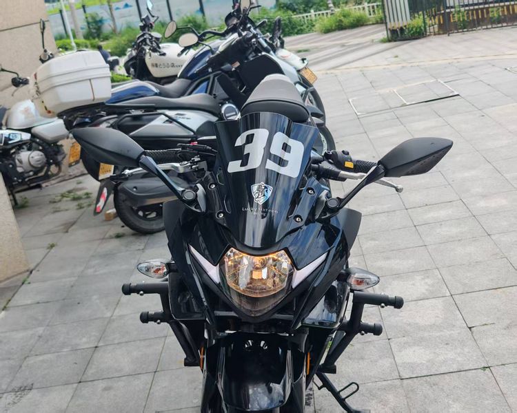 二手豪爵铃木GSX250R