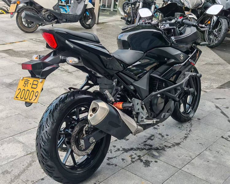 二手豪爵铃木GSX250R