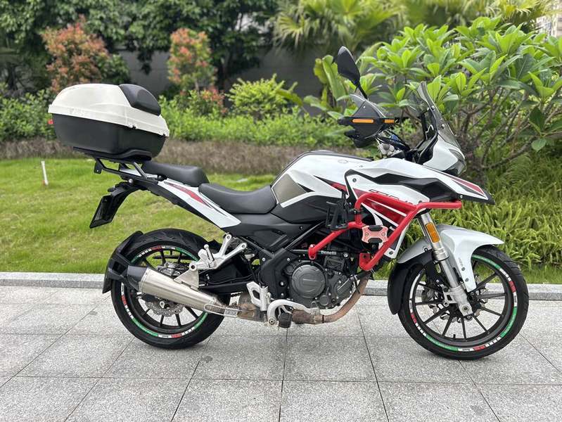 二手贝纳利金鹏 TRK251