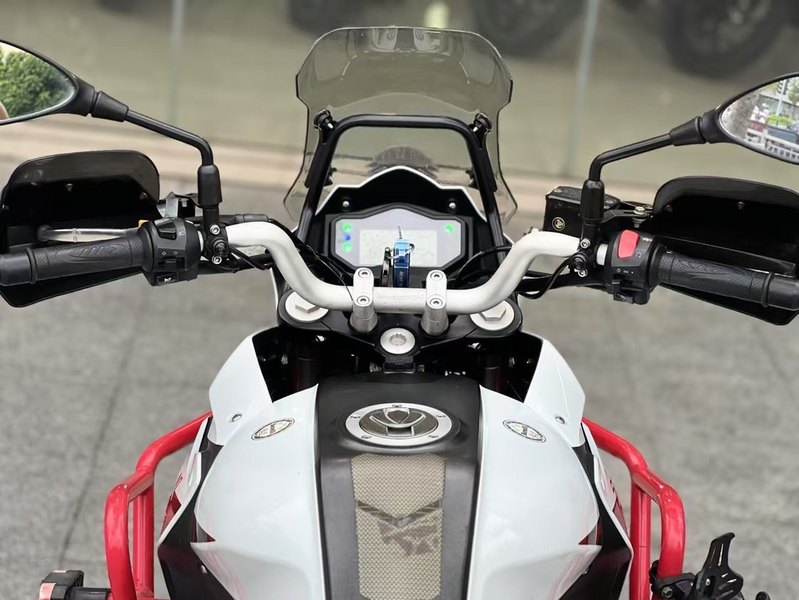 二手贝纳利金鹏 TRK251