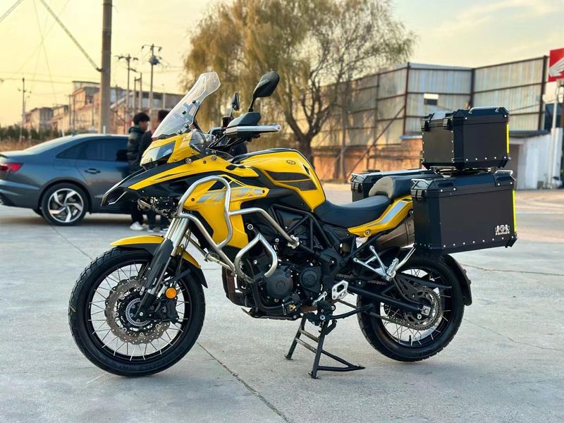 二手贝纳利金鹏 TRK502