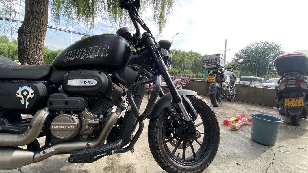 二手QJMOTOR闪300