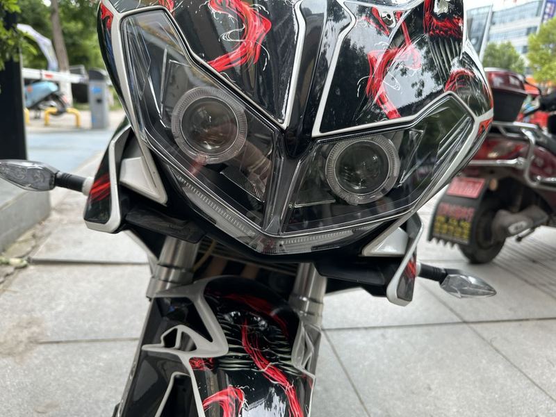 二手贝纳利龙卷风 Tornado 302R