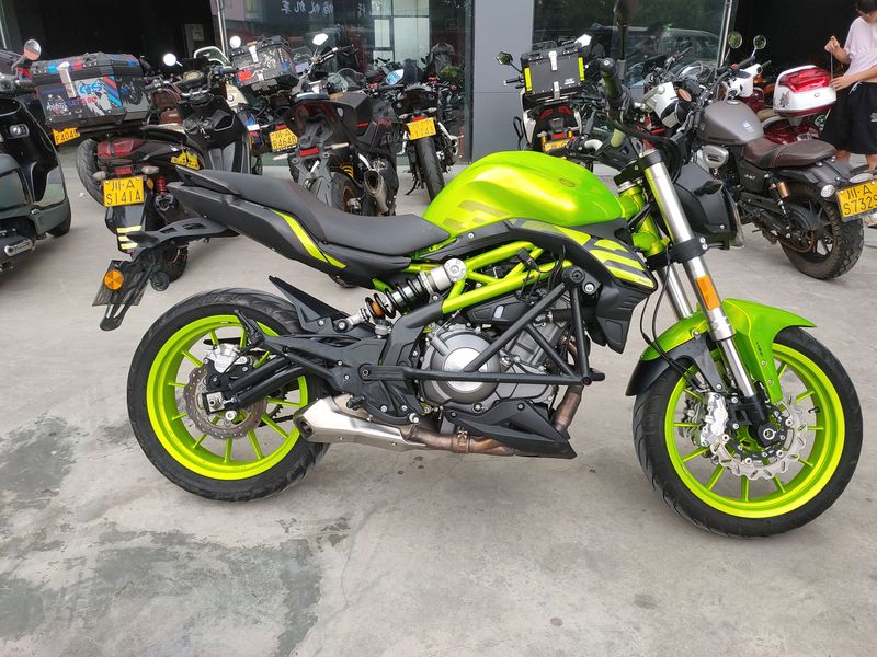 二手贝纳利蓝宝龙 BN302S