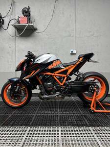 二手KTMR2R1290 Super Duke