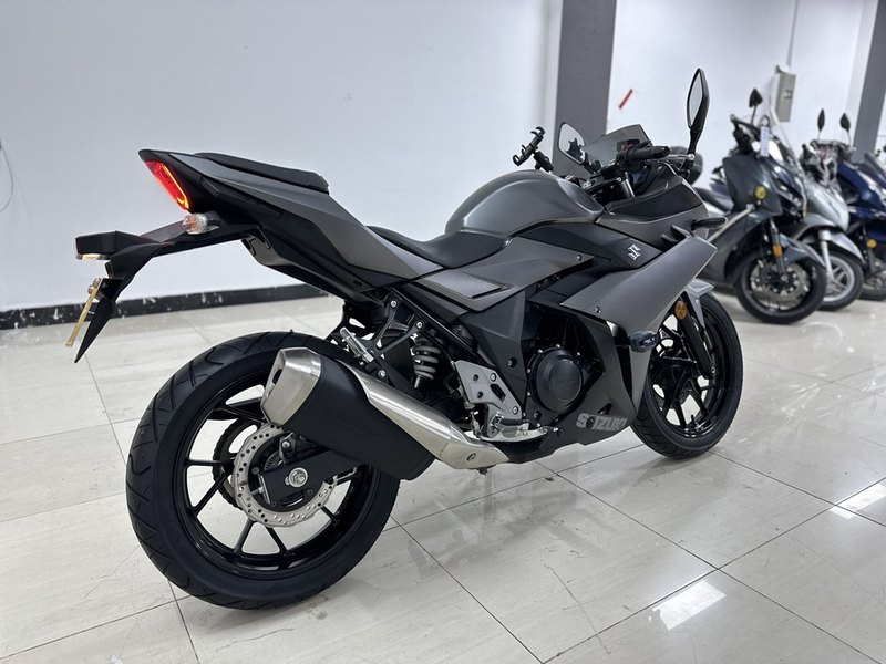 二手豪爵铃木GSX250R