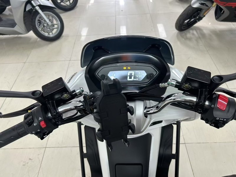 二手豪爵UHR150