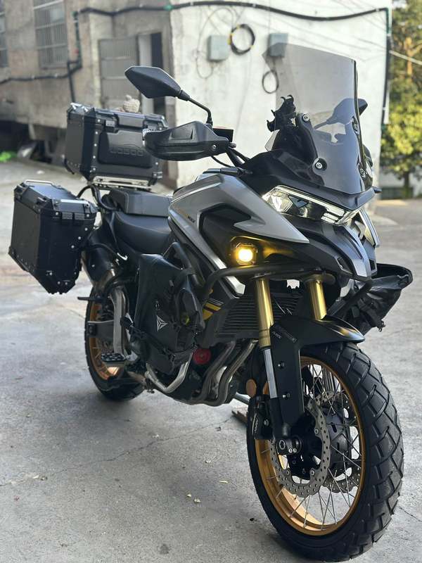 二手贝纳利TRK702