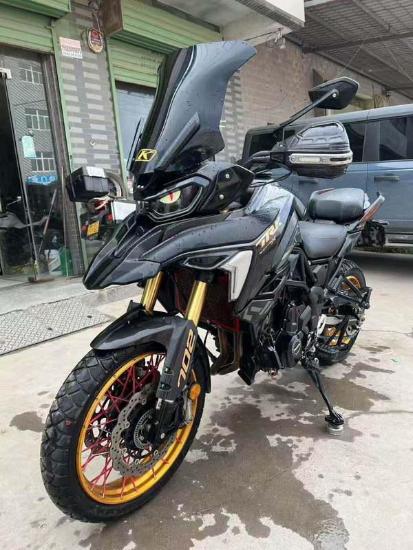 二手贝纳利TRK702