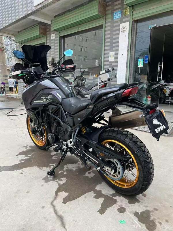 二手贝纳利TRK702