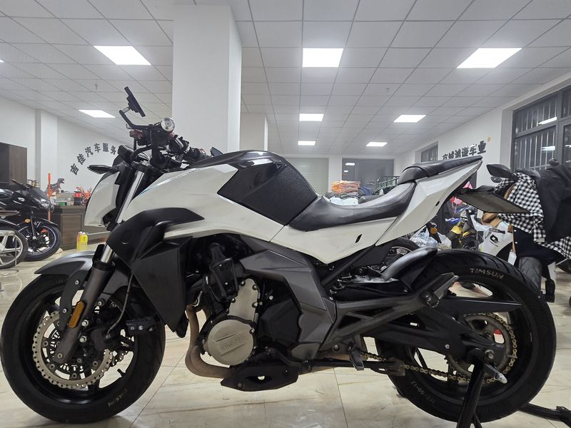 二手春风650NK