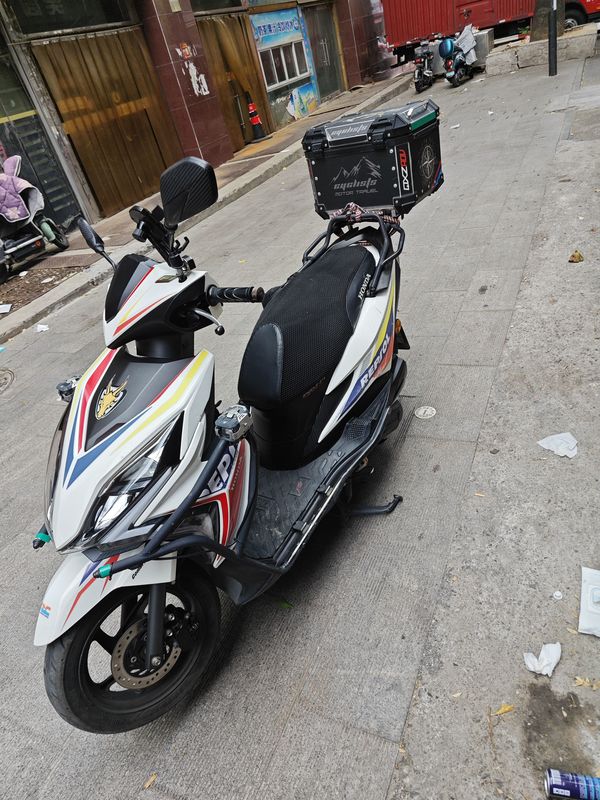 二手新大洲本田裂行 RX125Fi