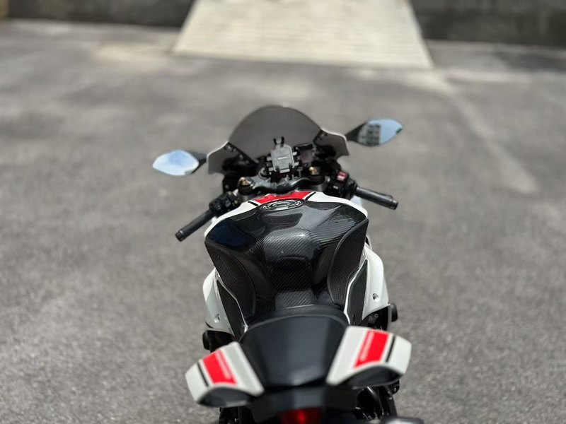 二手雅马哈YZF-R1