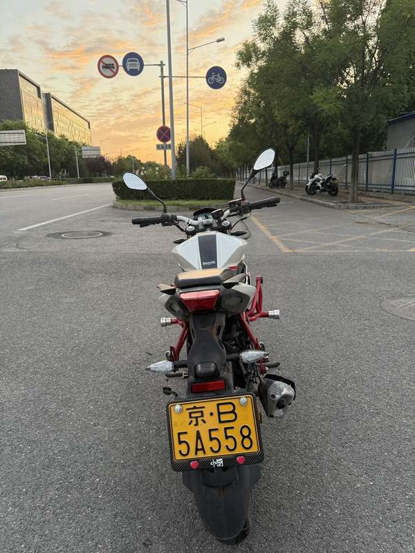 二手贝纳利红宝龙 TNT150i