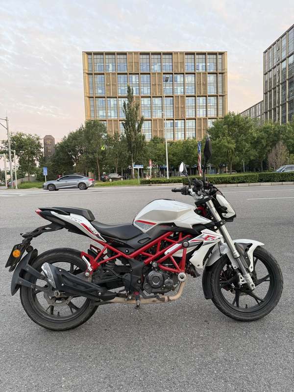 二手贝纳利红宝龙 TNT150i