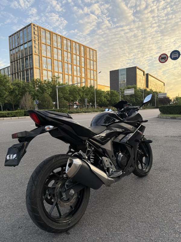 二手豪爵铃木GSX250R
