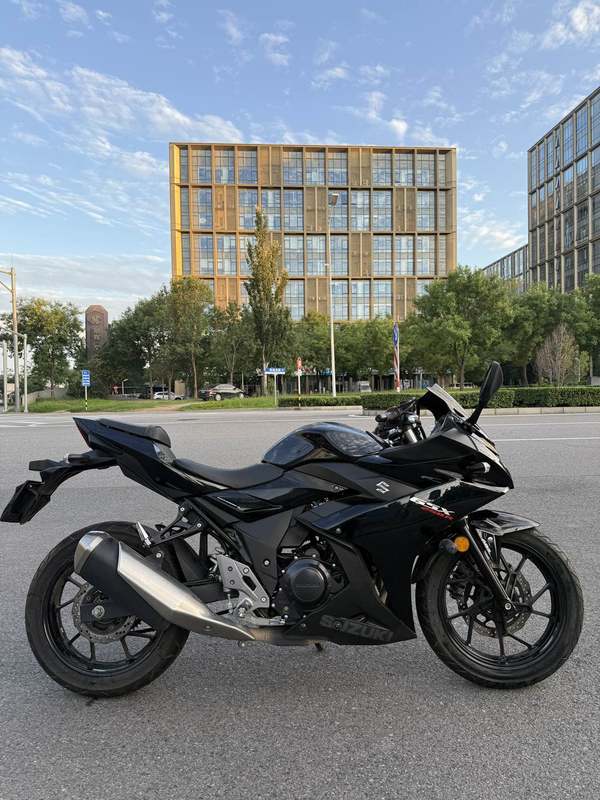 二手豪爵铃木GSX250R