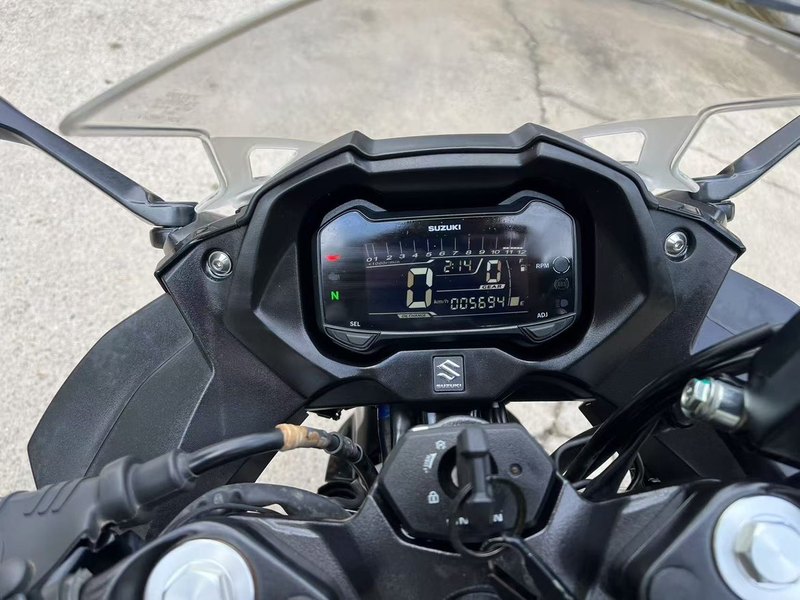 二手豪爵铃木GSX250R