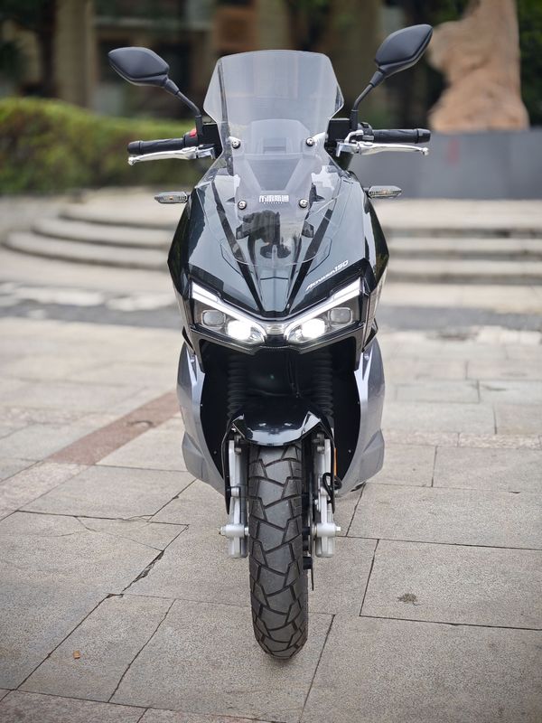 二手布雷斯通极宙 ADV150