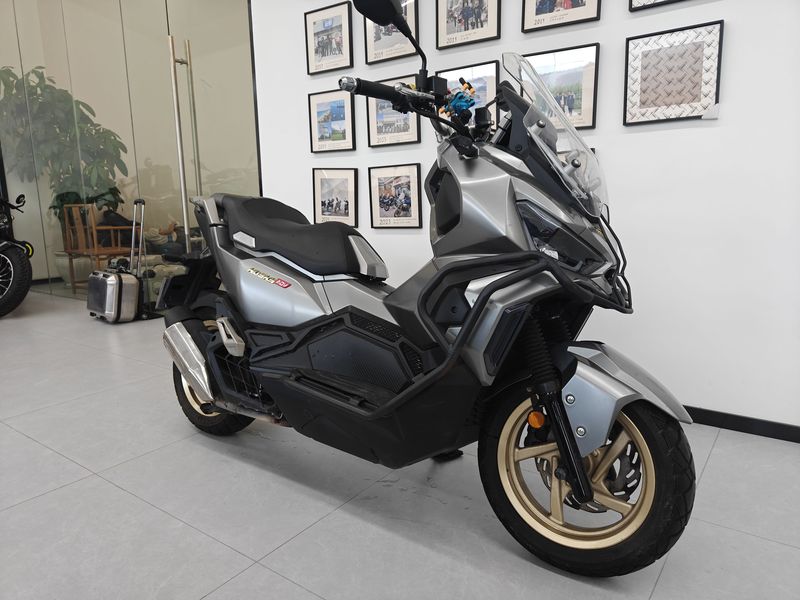 二手三阳哈士奇 Husky ADV150