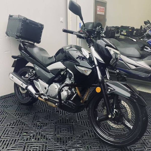 二手豪爵铃木骊驰 GW250