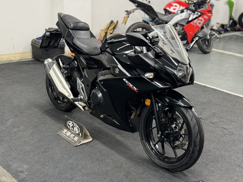 二手豪爵铃木GSX250R