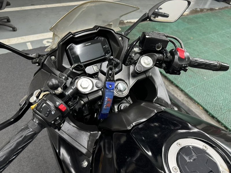 二手豪爵铃木GSX250R