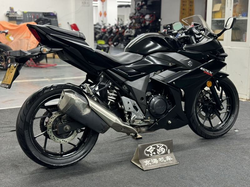 二手豪爵铃木GSX250R