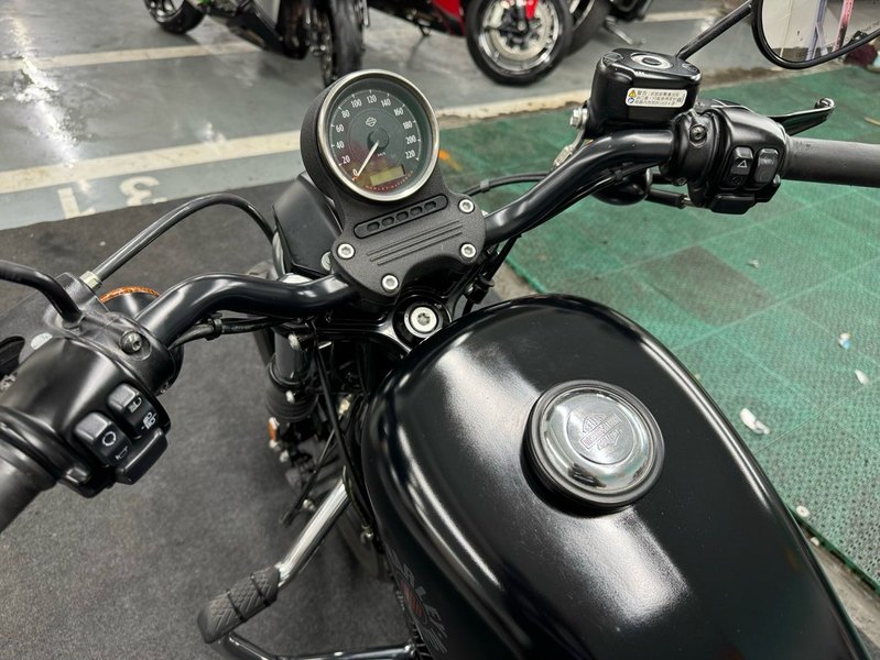 二手哈雷戴维森Iron883 硬汉
