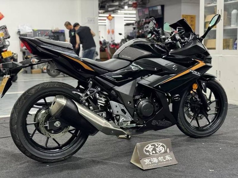 二手豪爵铃木GSX250R