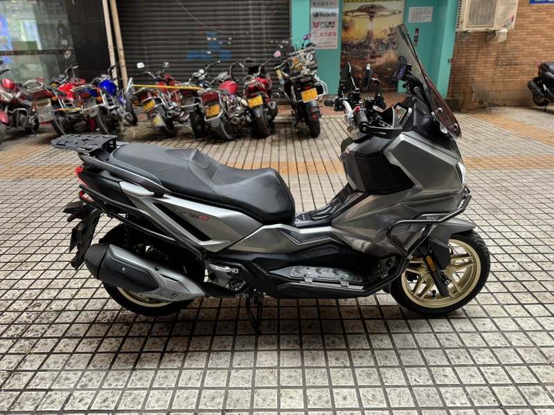 二手三阳哈士奇 Husky ADV300