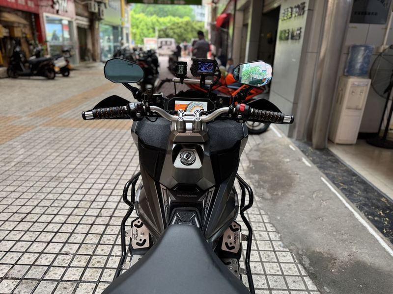 二手三阳哈士奇 Husky ADV300