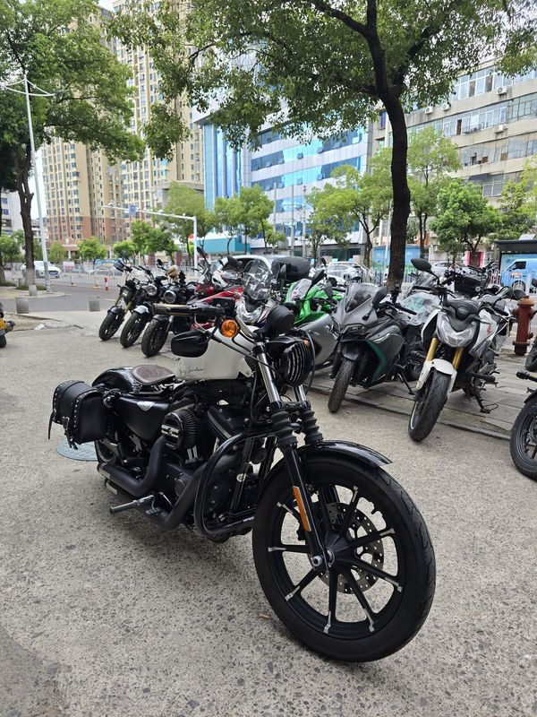 二手哈雷戴维森Iron883 硬汉