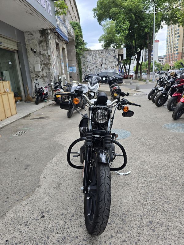 二手哈雷戴维森Iron883 硬汉