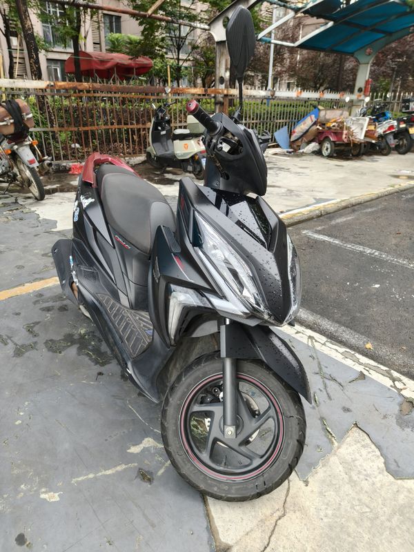二手新大洲本田裂行 RX125Fi