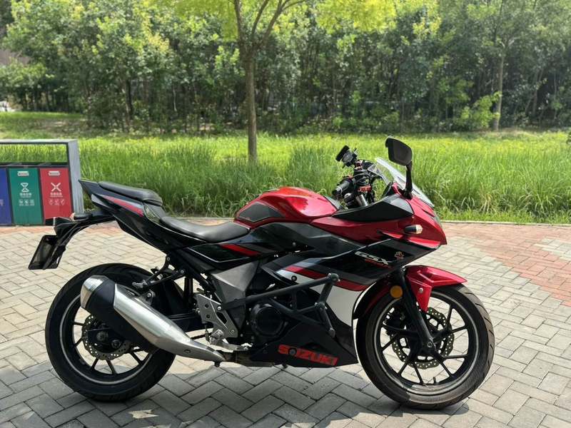 二手豪爵铃木GSX250R