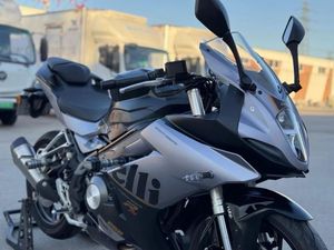 二手贝纳利龙卷风 Tornado 252R
