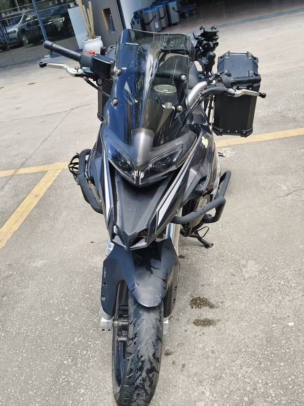 二手贝纳利金鹏 TRK251