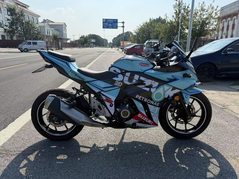 二手豪爵铃木GSX250R