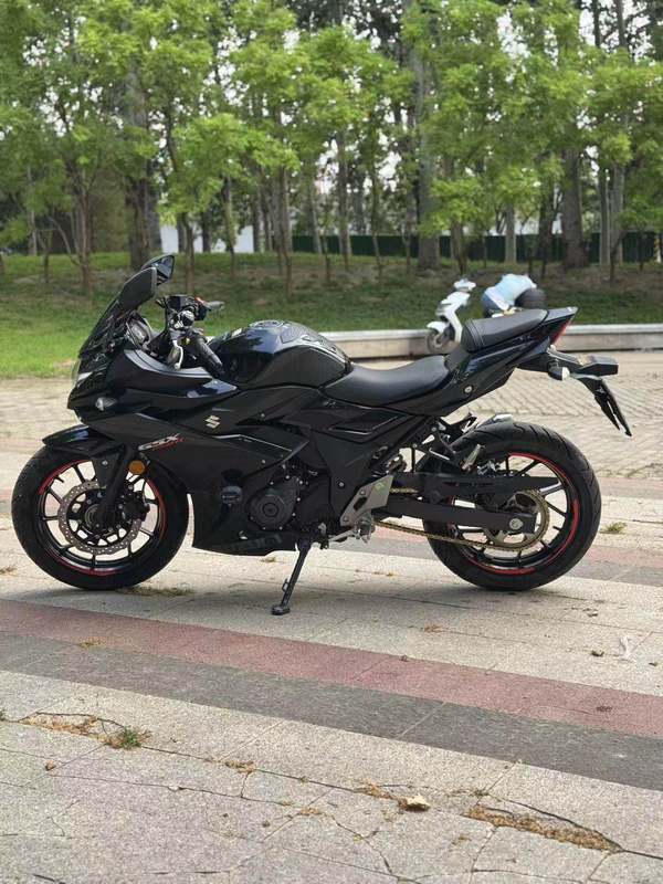 二手豪爵铃木GSX250R
