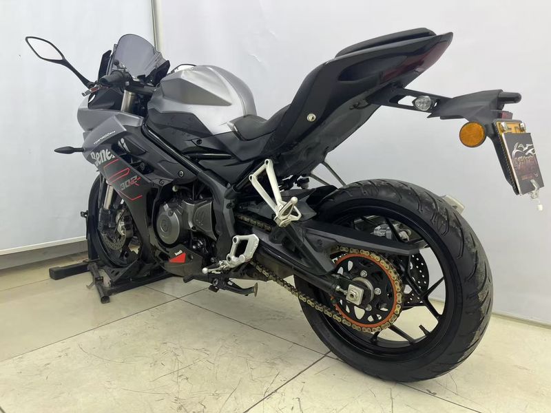 二手贝纳利龙卷风 Tornado 302R