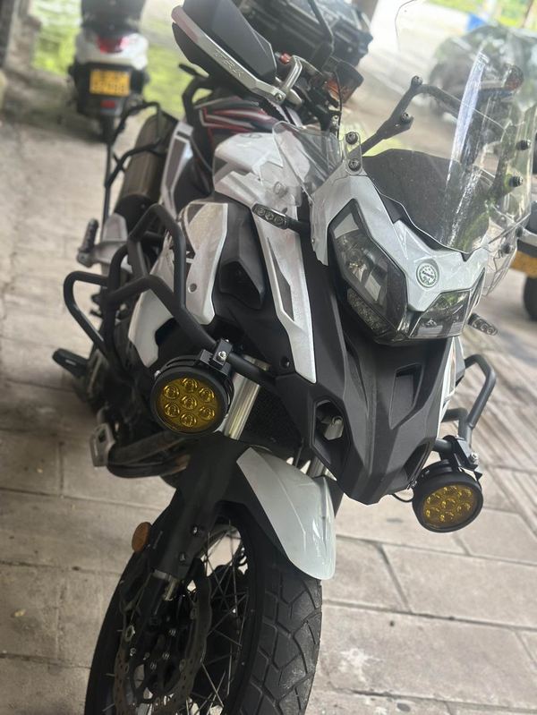 二手贝纳利金鹏 TRK502