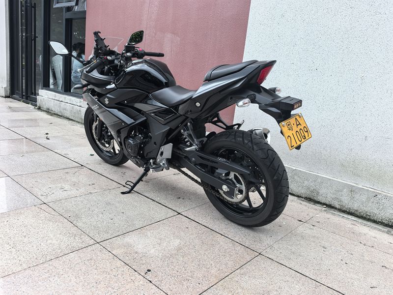 二手豪爵铃木GSX250R