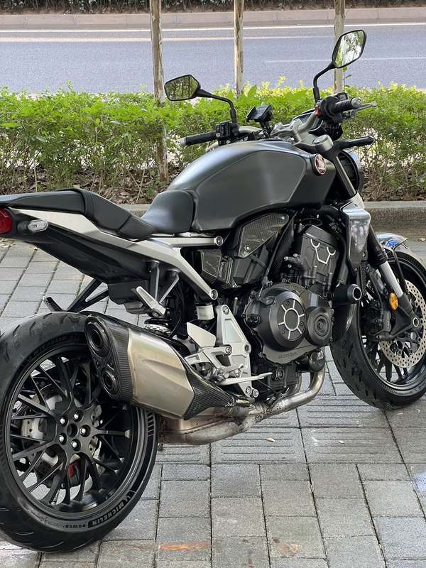 二手本田CB1000R
