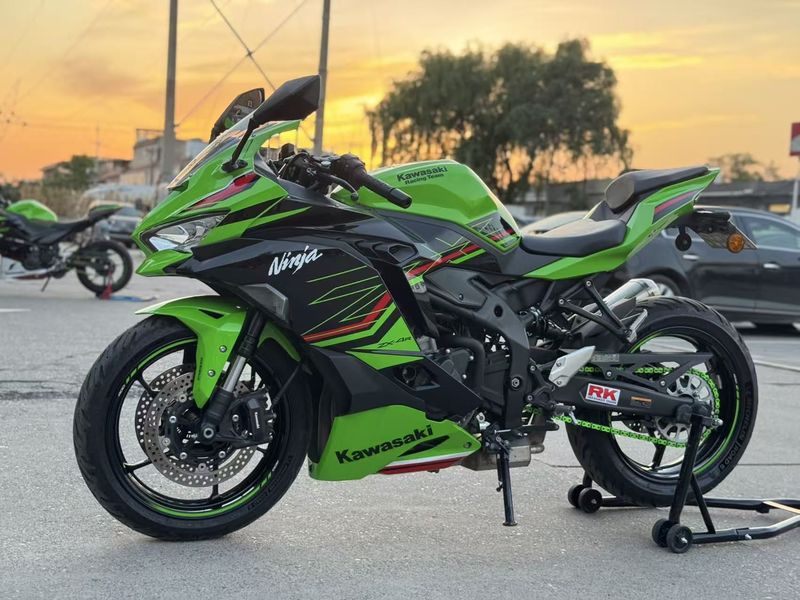 二手川崎ZX-4R