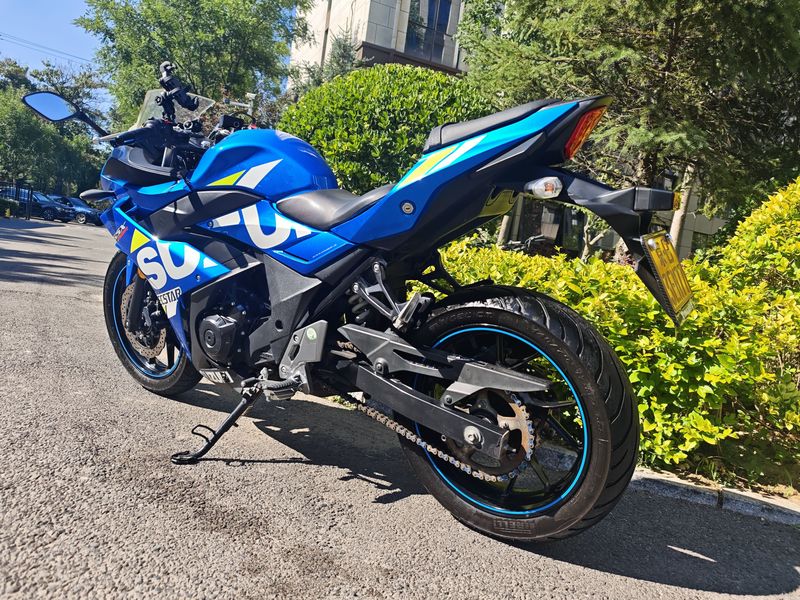 二手豪爵铃木GSX250R