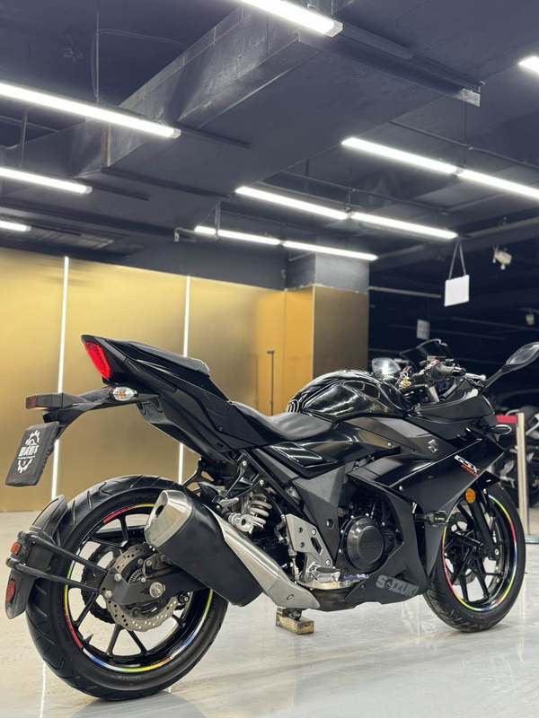 二手豪爵铃木GSX250R