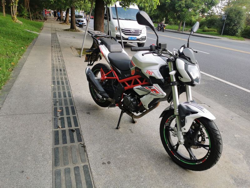 二手贝纳利红宝龙 TNT150i